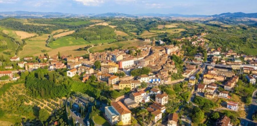 Peccioli è il ‘Borgo dei Borghi 2024’: festa in piazza