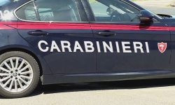 Furto con spaccata a una gioielleria, ingenti danni