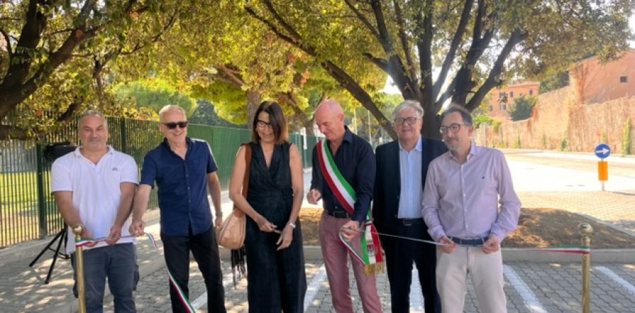Apre la nuova area di sosta tra via Terreni e via Zola